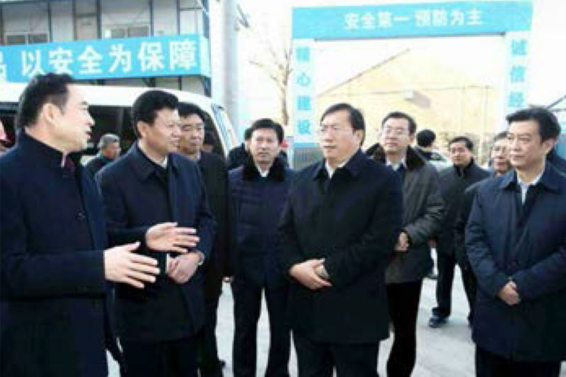 2016年，时任济南市委副书记、市长王忠林同志视察文庄安置房项目。